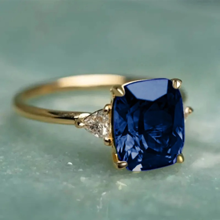 Luck - Zirconia Ring in Gold